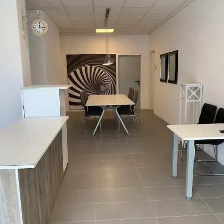 De Pas Hotel *